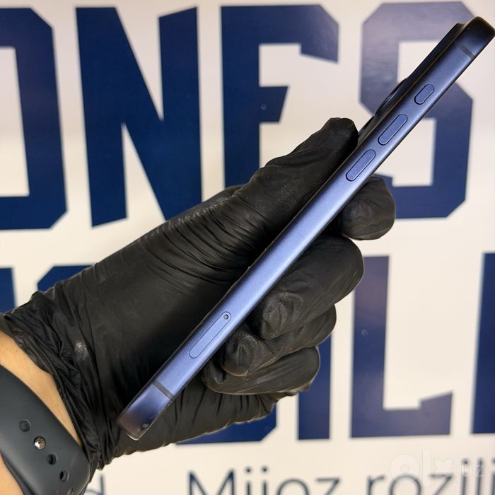 Iphone 17 Pro Max blue