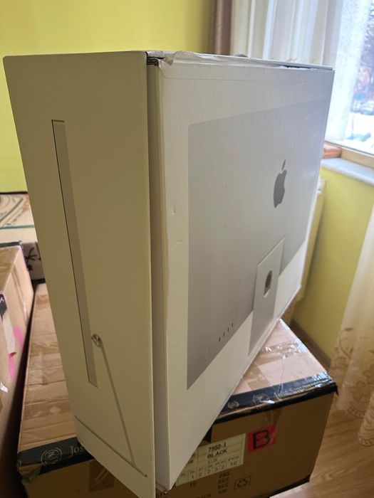 Apple Studio Display 27” 5K Retina – impecabil, model MK0U3J/A