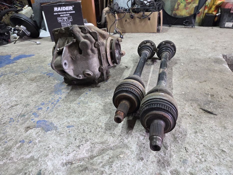 Продавам диференциал 3.07 и полуоски от BMW 328 E46