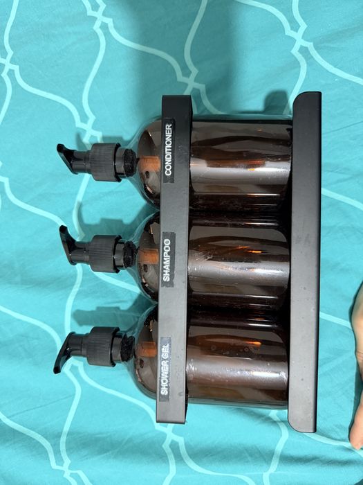 Дозатор настенный новый