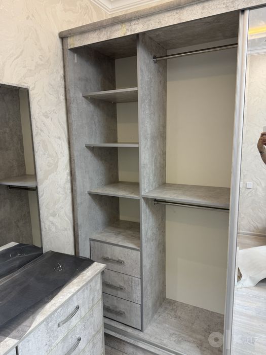 Продам шкаф купе  почти новый
