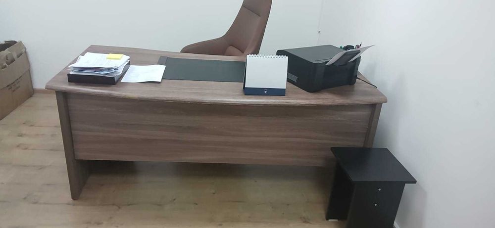 продам стол офисный