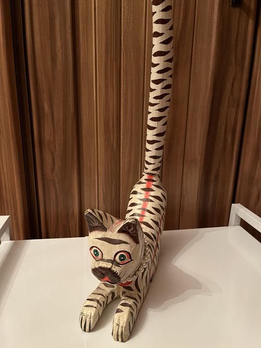 Статуэтка кошки деревянная