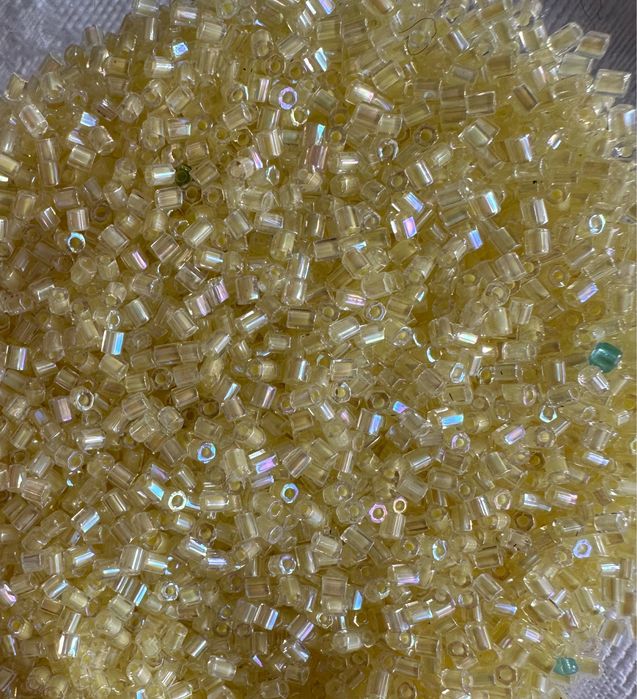 Бисер, стеклярус. Япония, только оригинал.