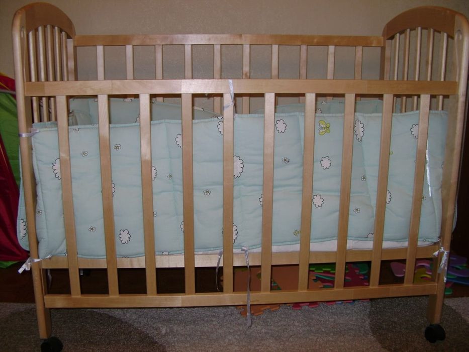 Детская кроватка манеж