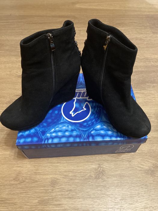 Велурени боти с платформа