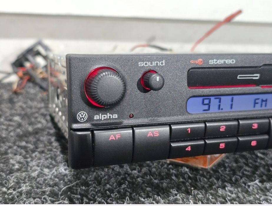 Radio casetofon VW alpha CC EU, golf 2, 3, passat , jetta , polo, ret