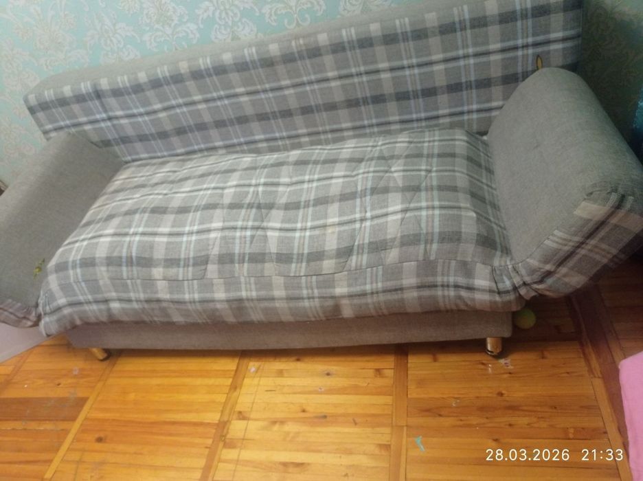 Бесплатно Диван раскладной.Самовывоз с Юнусабада