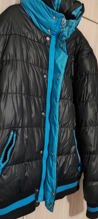 Мъжко, юношеско яке, цвят чер , с качулка,