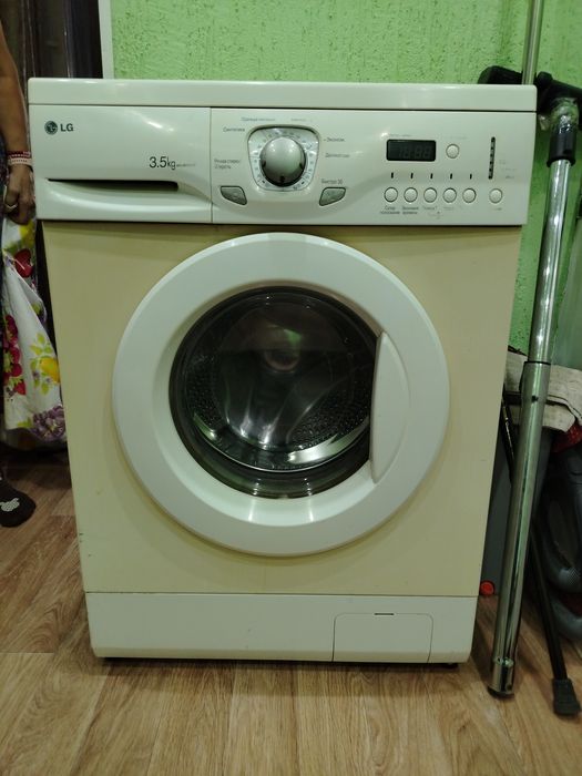Продам стиральную машинку LG