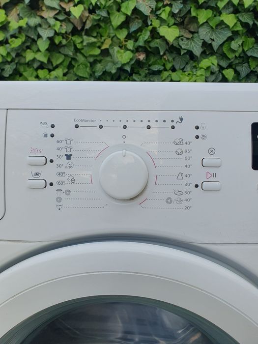 Masina de spalat  Whirlpool 7 kg in stare perfecta