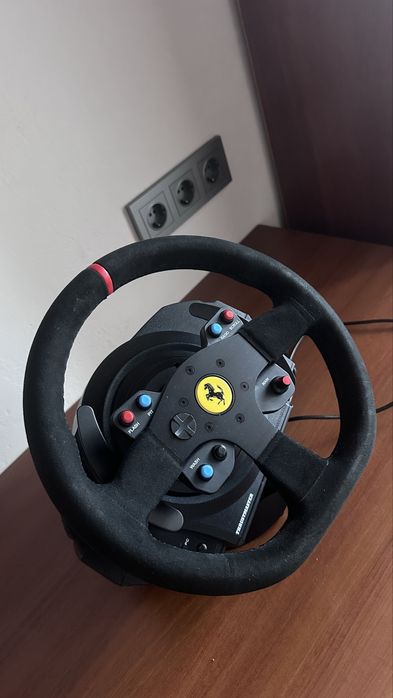 Гоночный руль Trustmaster ferrari