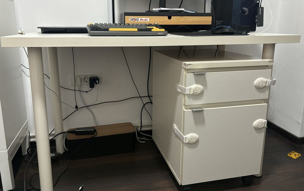 Vand birou si roll-box Ikea