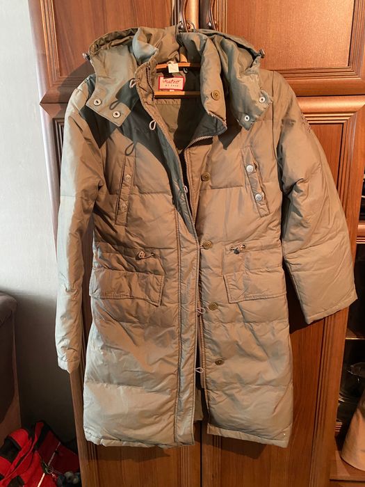 Пуховики и плащи