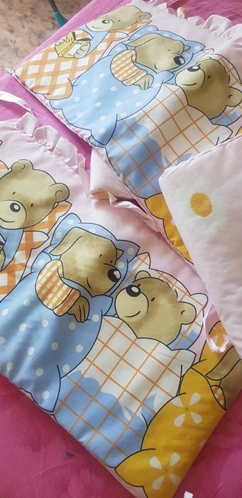 Детская кроватка с матрацем