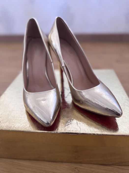 Женские туфли