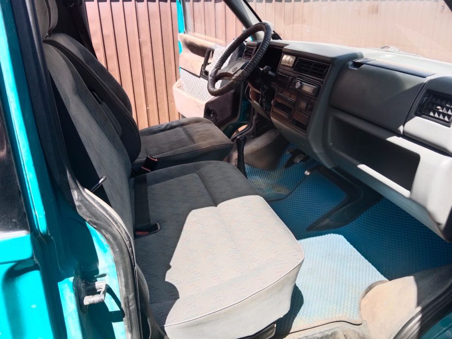 продам Volkswagen Caravelle