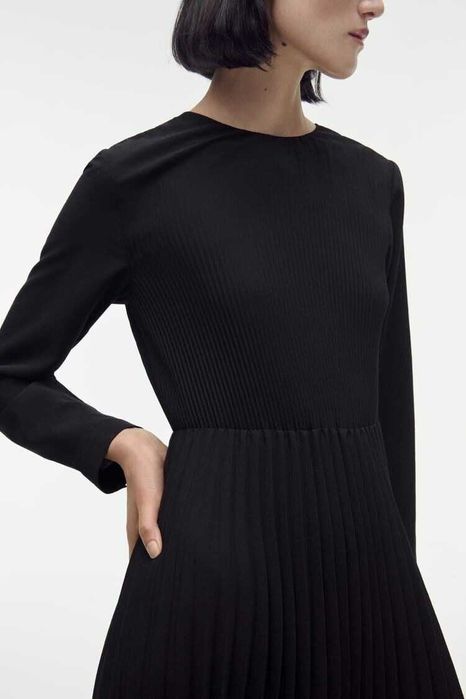 Нова дълга плисирана рокля Zara, XS