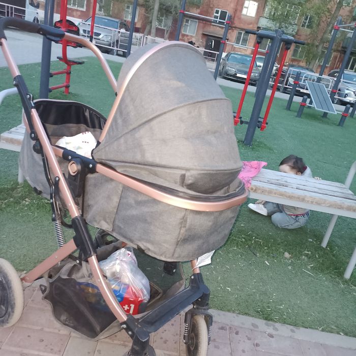 Коляска прогулочная.