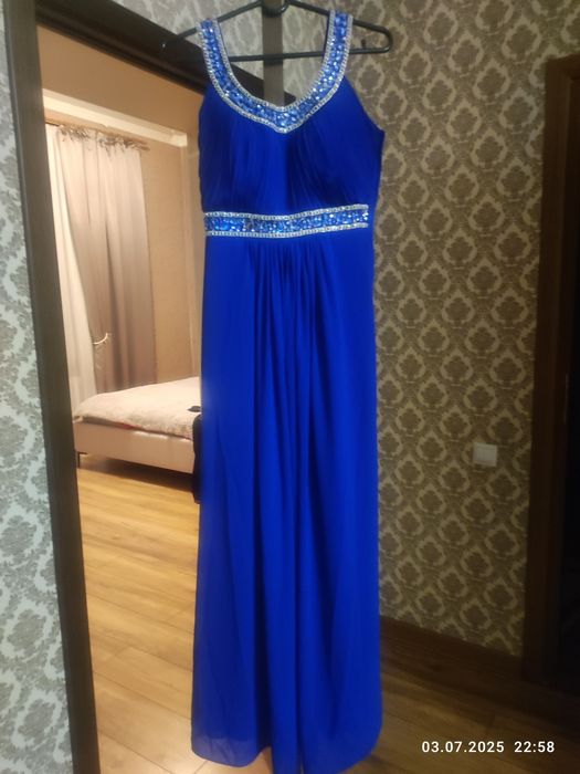 Вечернее платье  .в хорошем состояние