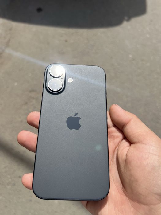 Iphone 16 balck.