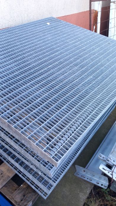 Grătare zincate 125x272x4