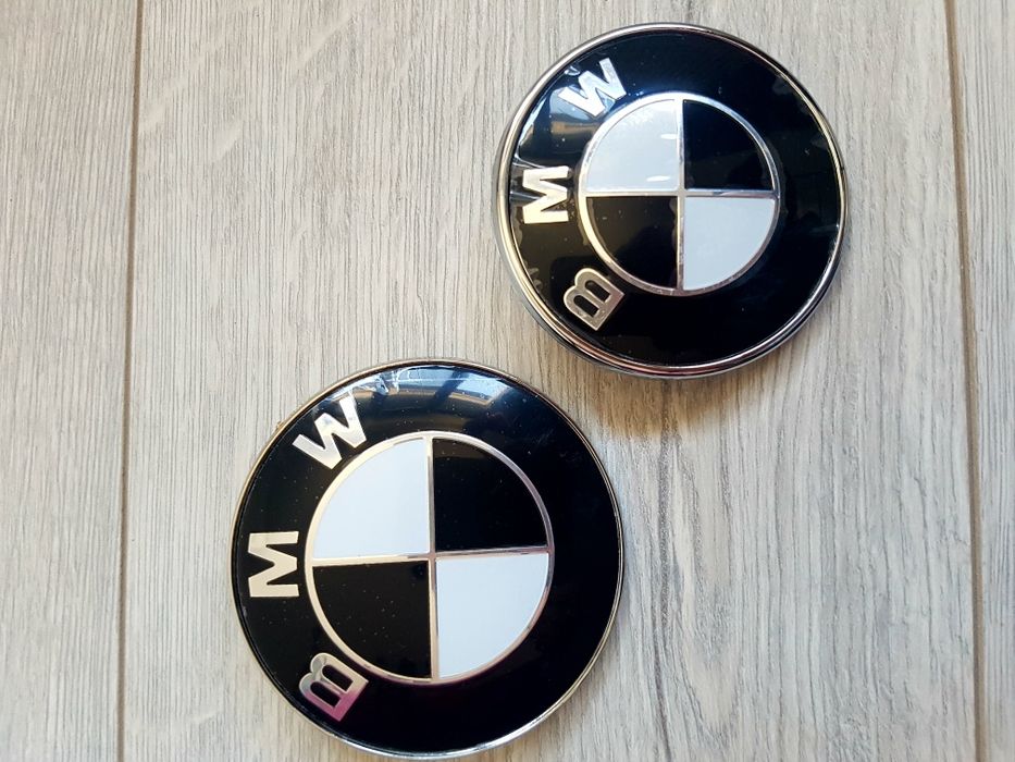 Emblema-Sigla-Logo-Fata-Spate-Capota-Alb-Negru-82mm-74mm-Bmw-520-320-D