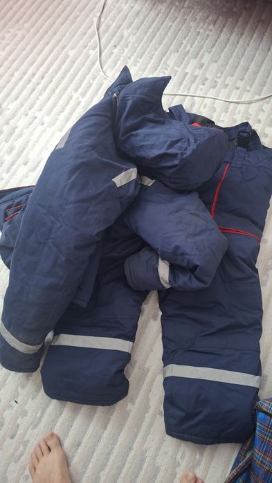 Отдам даром рабочую спецовку
Описание
Отдам даром рабочую спецовку.
Со