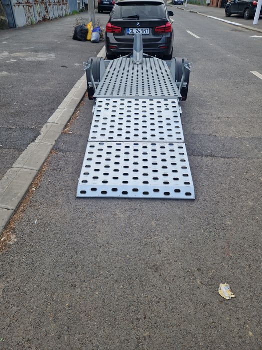 Închiriez remorca moto