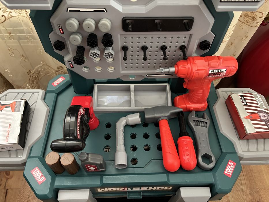 Детска работна маса