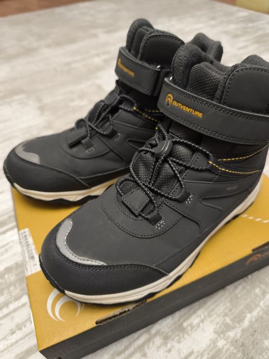 Продам осенние ботинки