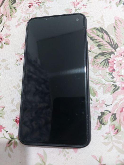 Продам Samsung S10e