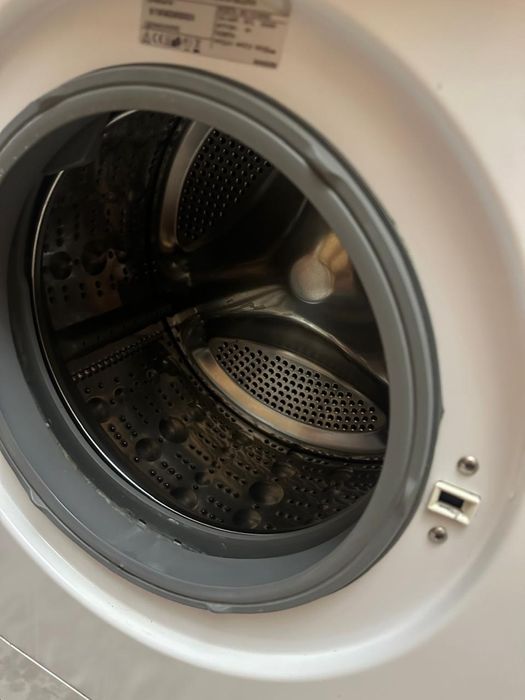 Продам машинку стиральную