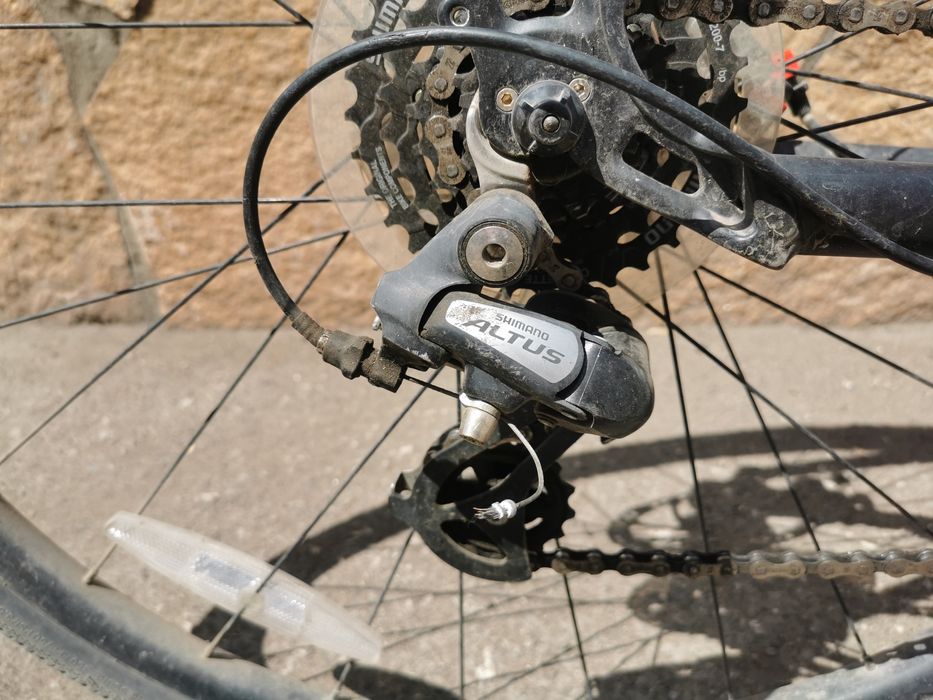 Городской гибрид Haro (Shimano Altus)