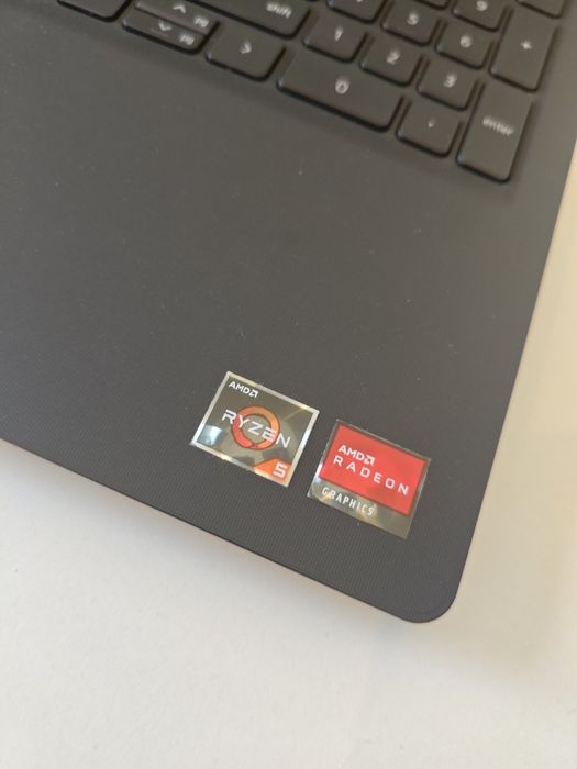 Лаптоп Dell Vostro