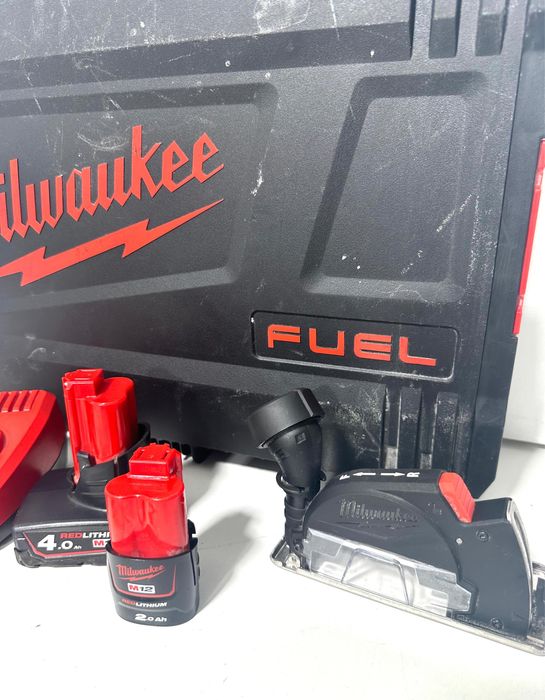 Milwaukee M12 FUEL FCOT 12V Taietor Compact Multifunctional