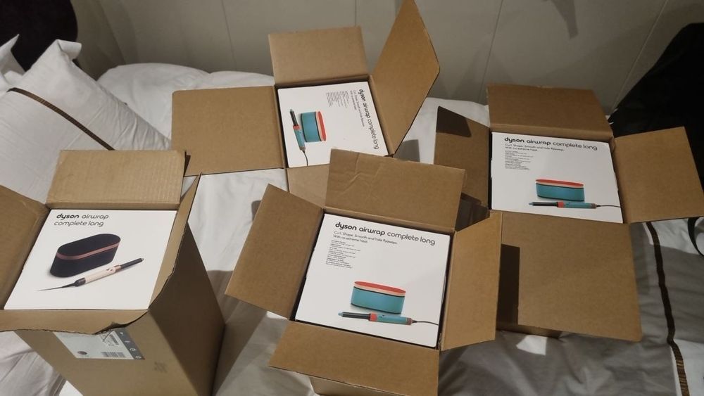 Dyson Airwap HS08  Made in Malaysia