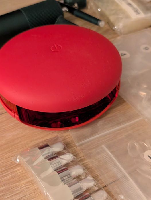 Set complet manichiură lampa UV, airbrush, tipsuri si multe accesorii