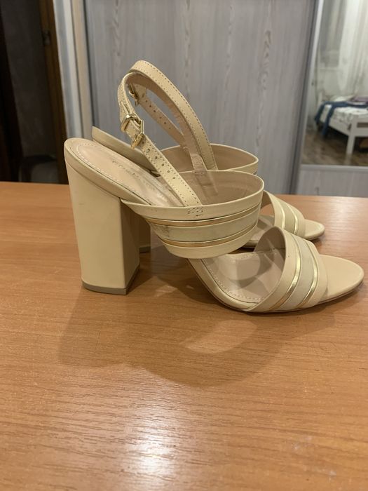 Кожаные Босоножки