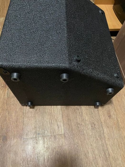 Продам басовый комбик