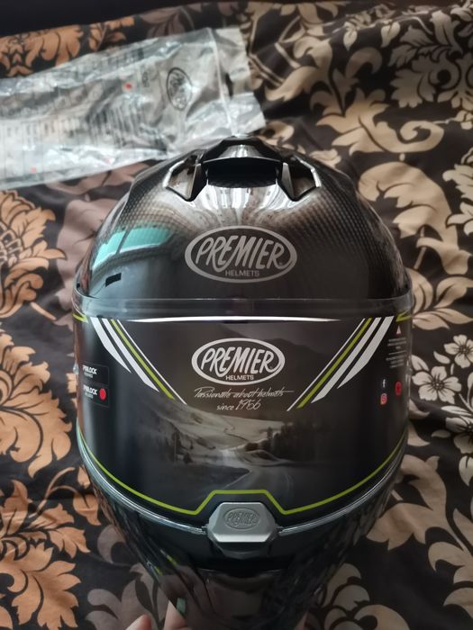 Карбонова Каска за мотор Premier Hyper Carbon 2 броя