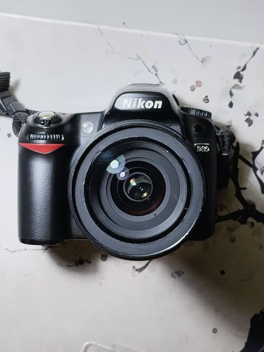Продам Nikon D80 в очень хорошем состоянии
