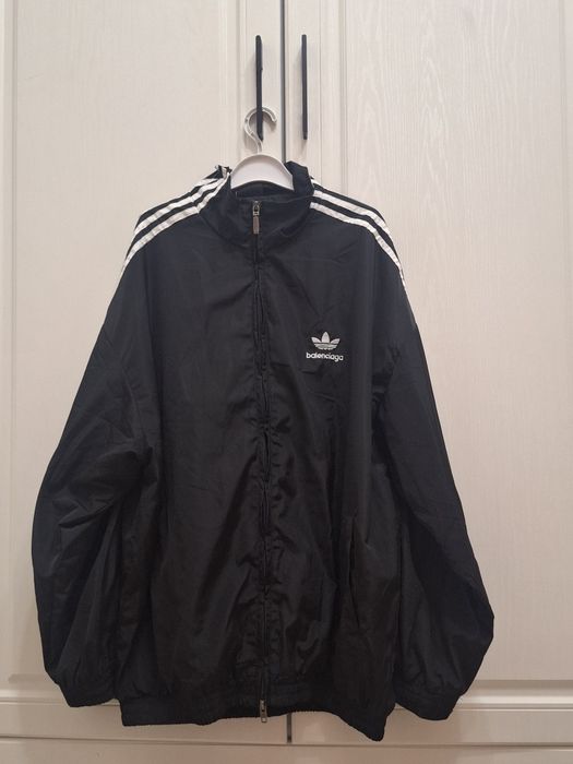 Зипка от Balenciaga x adidas