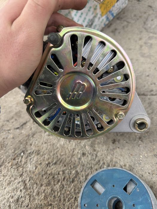 Генератор грузовой машины