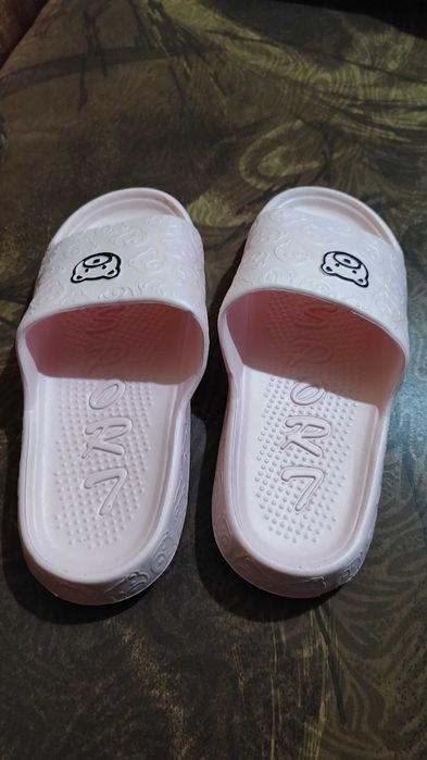 Нови дамски чехли