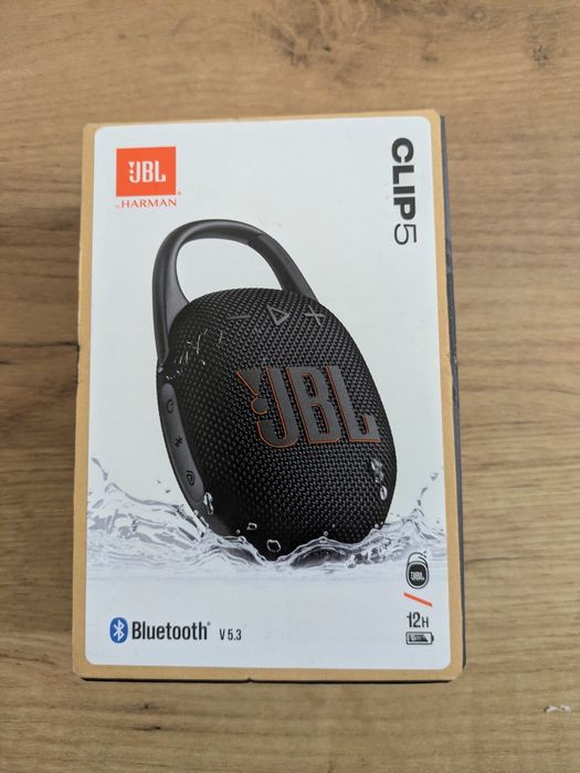 Vând boxa portabila JBL Clip 5