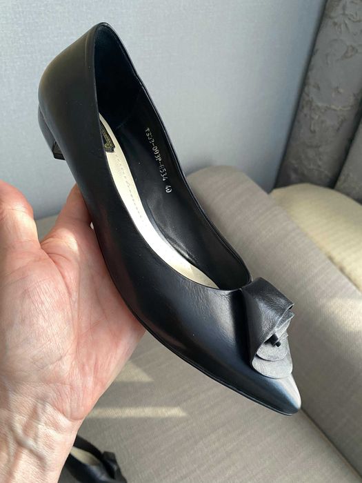 Элегантные женские туфли