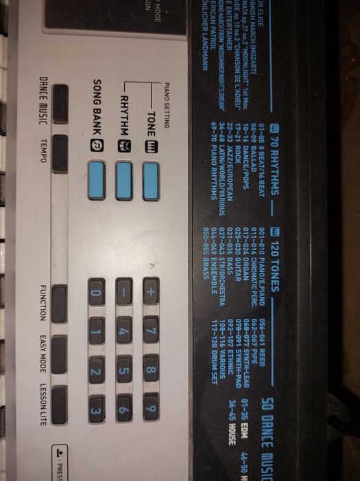 Синтезатор Casio LK136