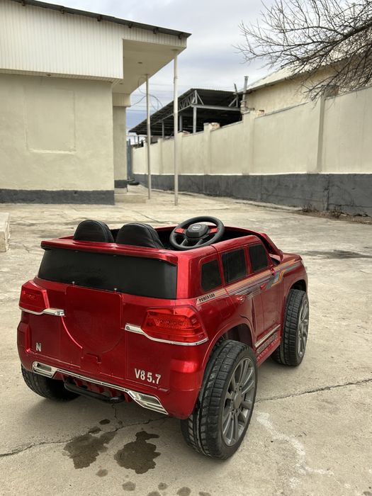 Продам детский электромобиль (джип)