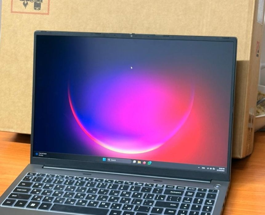 2.5k IPS 120HZ/16GB DDR5/512GB SSD/ RADEON 780M/ RYZEN 7 8745HS